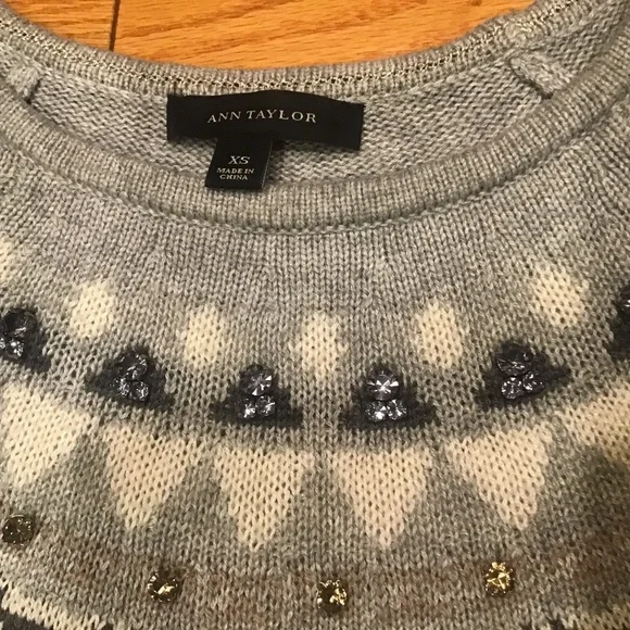 Sweater - Picture 4 of 8